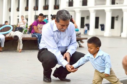 Gilberto Muñoz Coronado, candidato a la Gobernación del Cauca apoya a la niñez Gilberto Muñoz Coronado, candidato a la Gobernación del Cauca