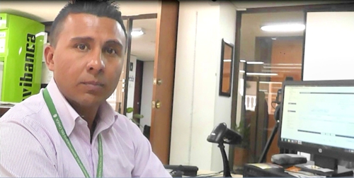 Giovanni Segura, técnico administrativo de la Oficina de Pasaportes de la Gobernación del Cauca Giovanni Segura, técnico administrativo de la Oficina de Pasaportes de la Gobernación del Cauca
