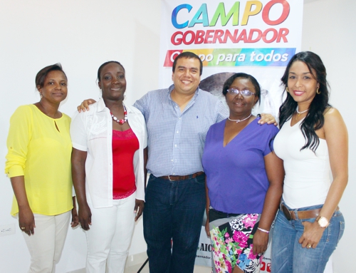 Liliana Ararat, Yenni N. Gómez, Oscar Campo, Amanda Aguilar, Indira Gómez. Mujeres con Campo