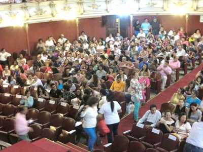 Aspecto parcial antes de comenzar el XV Festival de Poesía en el Teatro Municipal de Cali XV Festival de Poesíaen el Teatro Municipal de Cali