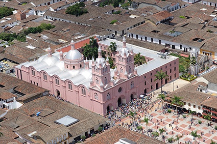 Basílica del Señor de Los Milagros - Buga - Fotografía Manuel Varona Basílica del Señor de Los Milagros - Buga - Fotografía Manuel Varona1