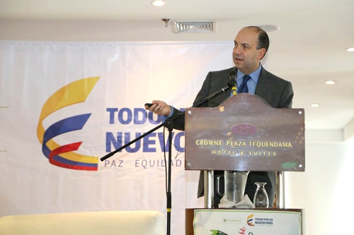 Gabriel Vallejo López, ministro de Ambiente Gabriel Vallejo López, ministro de Ambiente
