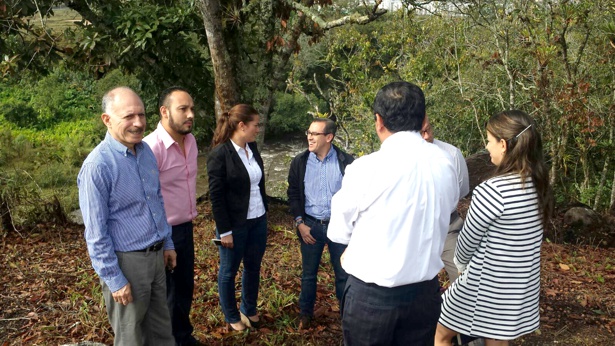 Gobernador del Cauca oficializó construcción del Colegio y Centro de Desarrollo Infantil para los habitantes de Valle del Ortigal Gobernador del Cauca oficializó construcción del Colegio y Centro de Desarrollo Infantil para los habitantes de Valle del Ortigal