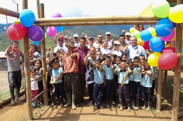 Compañía Energética de Occidente entregó parque infantil en El Tambo Compañía Energética de Occidente entregó parque infantil en El Tambo