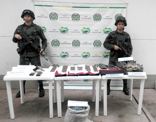Incautan armas y explosivos en Sucre, sur del Cauca - Policía Incautan armas y explosivos en Sucre, sur del Cauca - Policía