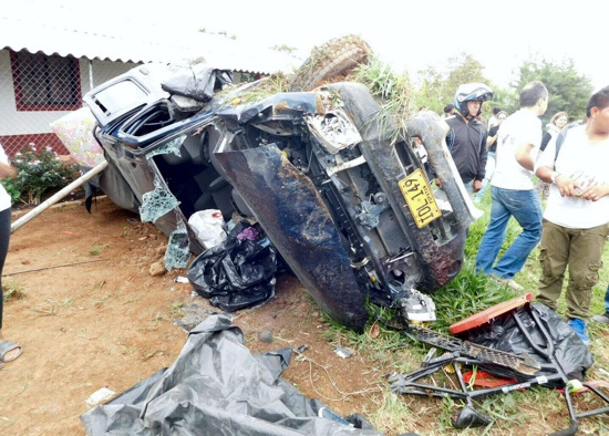Tres personas muertas dejó accidente de tránsito entre Popayán y Totoró, Cauca Tres personas muertas dejó accidente de tránsito entre Popayán y Totoró, Cauca