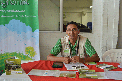 asistente-al-evento asistente-al-evento