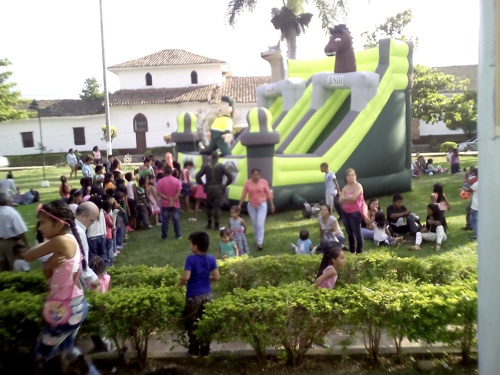 Alcaldía de Caloto entregó regalos a la niñez Alcaldía de Caloto entregó regalos a la niñez3