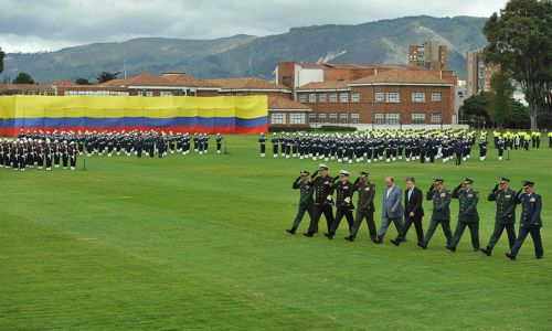 Honores al Presidente de la República en la Escuela Militar de Cadetes José María Córdova Ascensos_1_1800