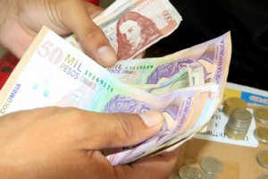 Salario mínimo - dinero Salario mínimo - dinero