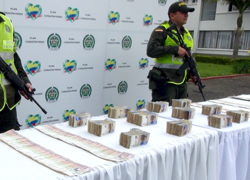 Incautan 330 millones de pesos dentro de un carro accidentado en el Cauca Incautan 330 millones de pesos dentro de un carro accidentado en el Cauca
