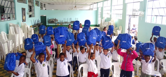 Entregan kits escolares en Caloto, Cauca Entregan kits escolares en Caloto, Cauca2