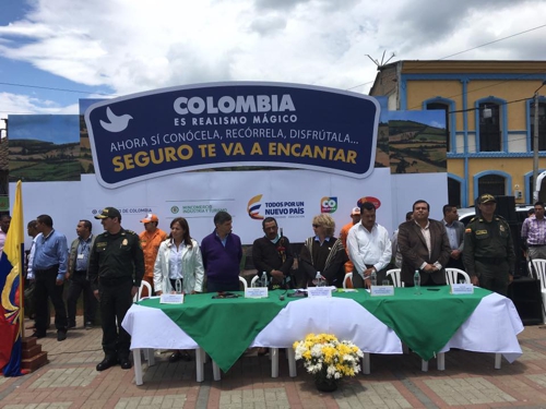 En el municipio de Silvia. ministra 3