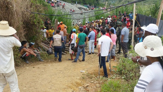 Nuevo derrumbe de mina de San Antonio en Santander de Quilichao Nuevo derrumbe de mina de San Antonio en Santander de Quilichao2