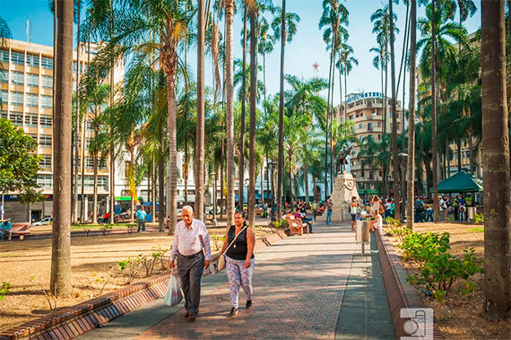 Plaza-de-Caycedo-Cali,-Valle