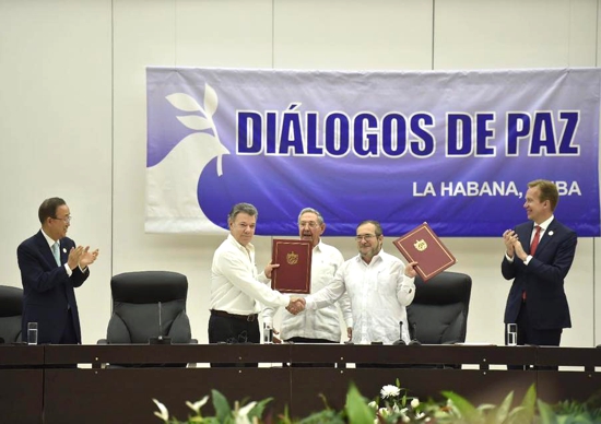 Punto final al conflicto armado con las Farc en Colombia - Santos - Timochenko1