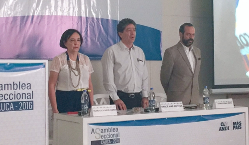 Yolanda Garcés M., Bruce Mac Master, Eduardo Posada C. Andi 15