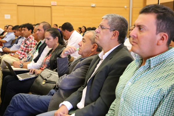 Contrato Paz, una herramienta para el desarrollo territorial - Gobernador del Cauca Contrato Paz, una herramienta para el desarrollo territorial - Gobernador del Cauca1