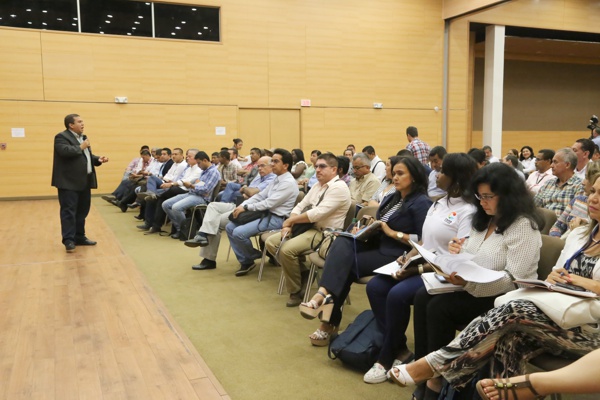 Contrato Paz, una herramienta para el desarrollo territorial - Gobernador del Cauca Contrato Paz, una herramienta para el desarrollo territorial