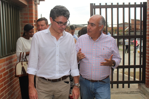 Ministro de Justicia Alejandro Gaviria y el representante a la Cámara Carlos Julio Bonilla S. Corinto 21