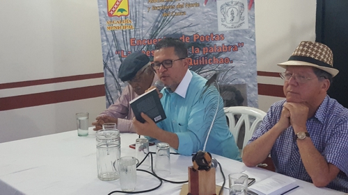 Marco Antonio Valencia en la presentación de su libro "Extrañas Mutaciones". Encuentro de Poetas - Casona Unicauca 11