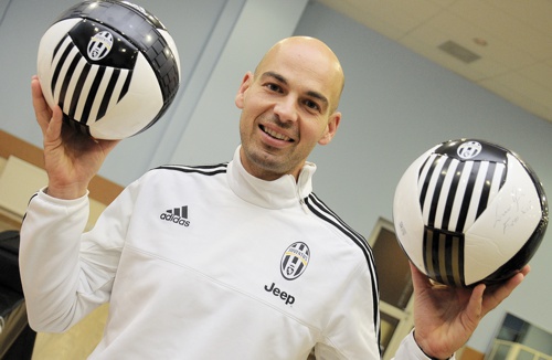 Lorenzo Grossi, de la academia internacional de la Juventus Lorenzo Grossi, de la academia internacional de la Juventus