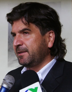 Santiago Zambrano Simmonds Santiago Zambrano