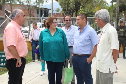 Representante a la Cámara Carlos Julio Bonilla Soto, la ministra Mariana Garcés, arquitecto Jorge Alberto Giraldo, el alcalde Edward García y el periodista Alfonso Luna Geller. Ministra Cultura Corinto 1