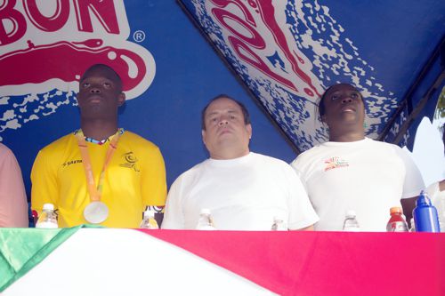 Luis Fernando Lucumí Villegas, villaricense y medallista de plata Paralímpico Brasil 2016; Hernando Ramírez, alcalde de Suárez y Yenni Nair Gómez, alcaldes de Villa Rica villa-rica-5