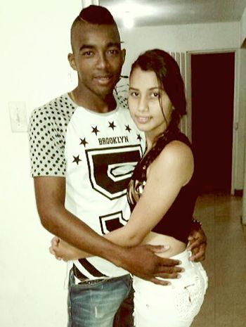 Fotografía tomada del Facebook de Anderson Aragón. pareja-muerta