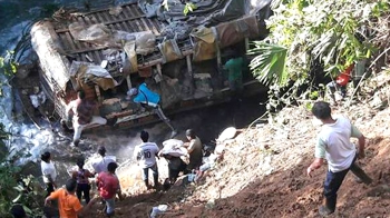 accidente-de-chiva-en-el-tambo