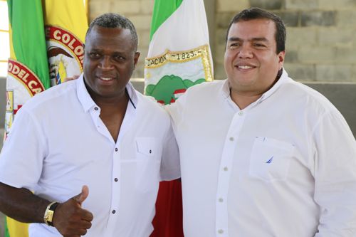 El alcalde de Buenos Aires, Urdely Carabalí Carbonero y el gobernador del Cauca, Oscar Rodrigo Campo Hurtado. campo-hurtado-3