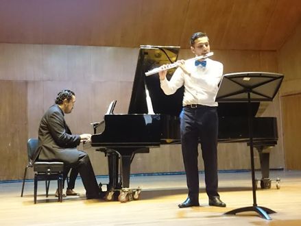 Rafael Florido y Mike Maika Nash en la Sala Beethoven de Cali flauta