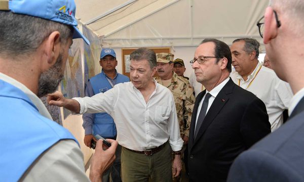 Presidente de Francia, François Hollande, acompañado por el Presidente Juan Manuel Santos. presientes-francia-colombia-7