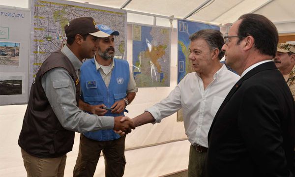 Presidente de Francia, François Hollande, acompañado por el Presidente Juan Manuel Santos. presientes-francia-colombia-8