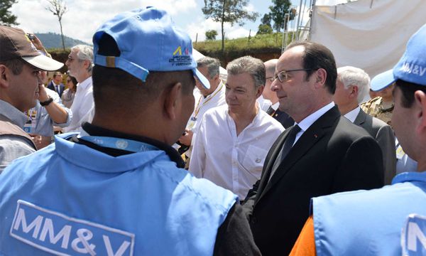 Presidente de Francia, François Hollande, acompañado por el Presidente Juan Manuel Santos. presientes-francia-colombia-9