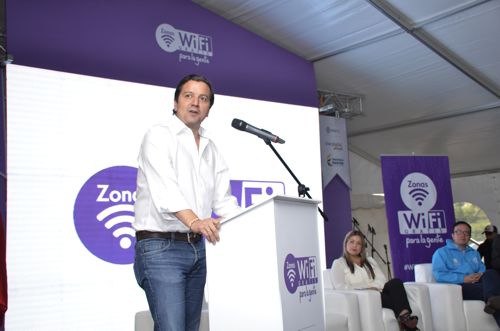 Ministro de Tecnologías de la Información y las Comunicaciones (TIC), David Luna Ministro de Tecnologías de la Información y las Comunicaciones (TIC), David Luna