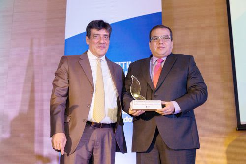Omar Serrano Rueda, gerente CEO - Oscar Campo, gobernador del Cauca