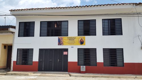 CASA PARROQUIAL SANTÍSIMA TRINIDAD – SANTANDER