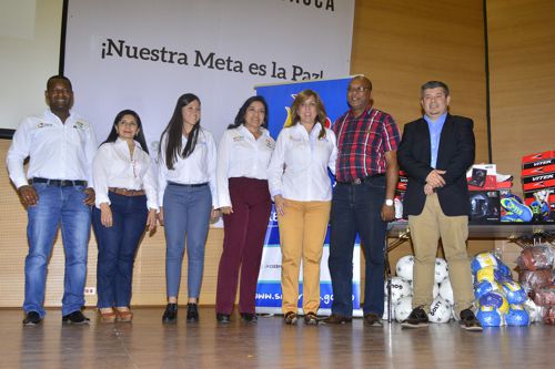 Reconocimiento a colegios ganadores del Superate
