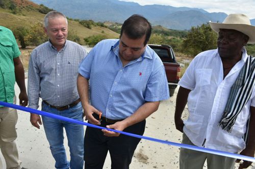 Gobernador del Cauca, Óscar Rodrigo Campo, llegó a la vereda El Puro, municipio del Patía