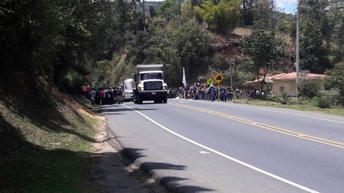 Indígenas bloquearon vía Panamericana entre Popayán y Cali