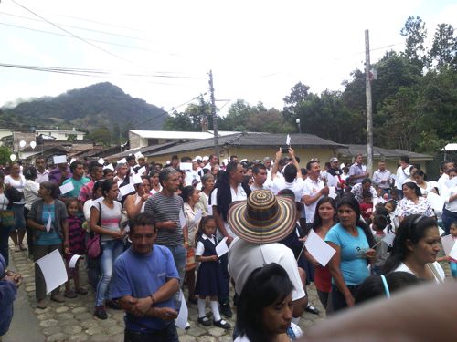 Almaguer reclama a su hijo secuestrado
