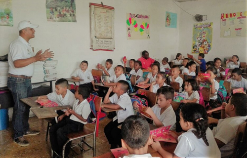 Estudiantes previenen enfermedades transmitidas por vectores en el Cauca
