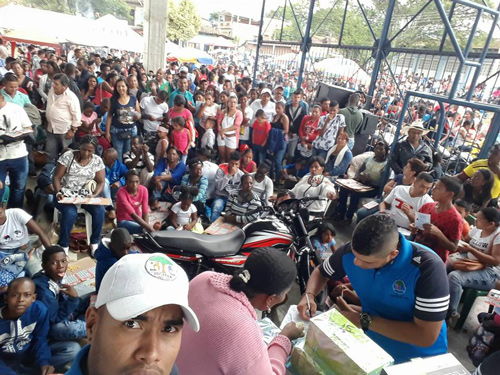 Miles de caloteños asistieron al Gran Bingo Familiar Miles de caloteños asistieron al Gran Bingo Familiar