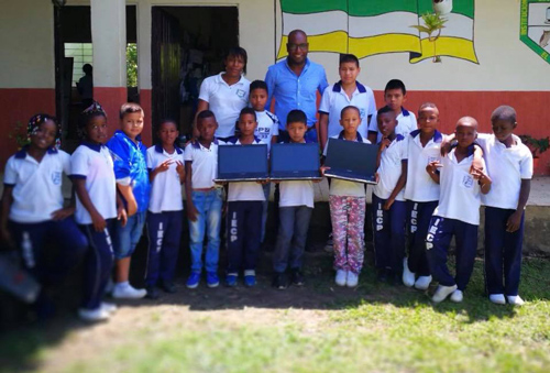 Dispositivos tecnológicos a las instituciones educativas Alto del Palo y Bodega Alta Dispositivos tecnológicos a las instituciones educativas Alto del Palo y Bodega Alta