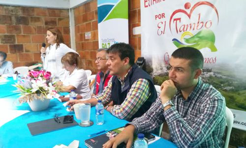 Servicio de energía para 1600 familias de El Tambo