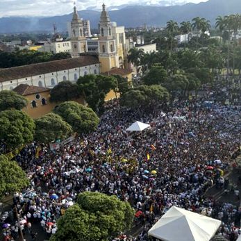 Parte del multitudinario rechazo en la Capital de Santander*