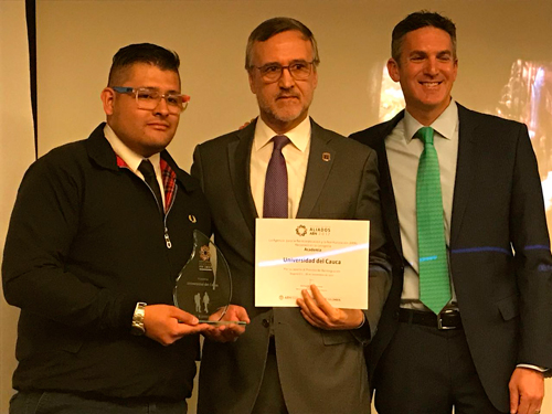 Gobernador del Cauca recibe reconocimiento por su trabajo en favor de la PAZ Gobernador del Cauca recibe reconocimiento por su trabajo en favor de la PAZ