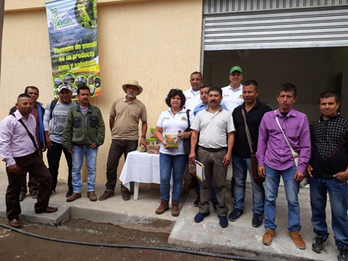 Gobernación del Cauca le cumple a los paneleros